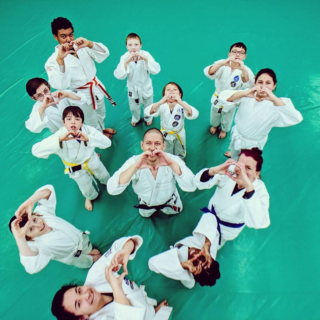 Gracie Jiu-Jitsu Milwaukee | 11820 W Ripley Ave, Wauwatosa, WI 53226, USA | Phone: (414) 774-3040