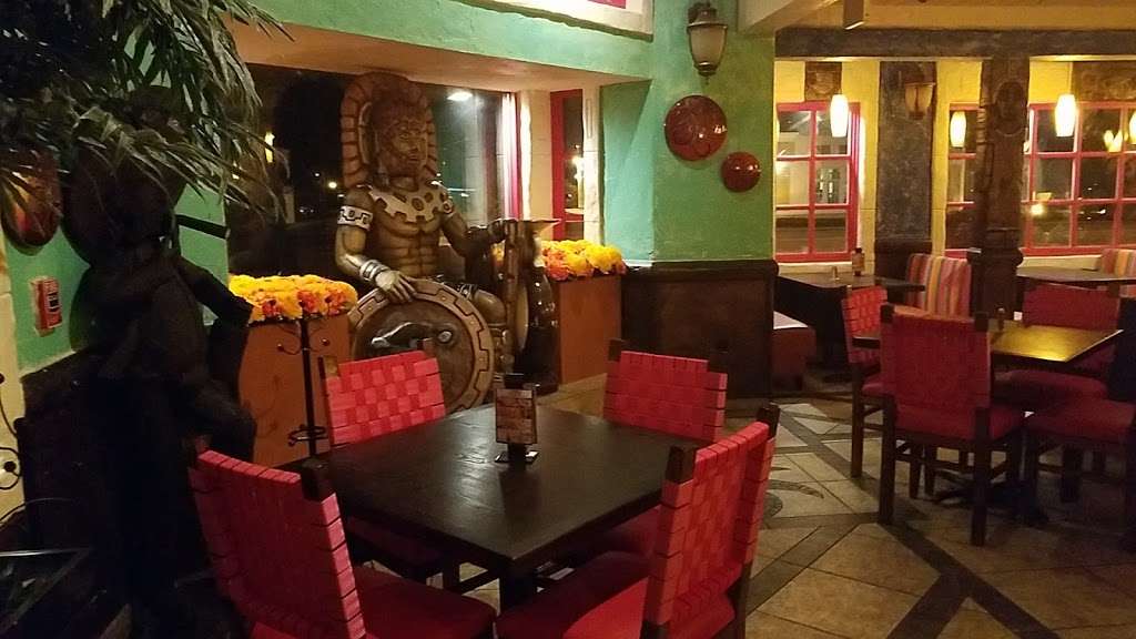 Plaza Azteca | 6 Whiting St, Hingham, MA 02043 | Phone: (781) 875-3079