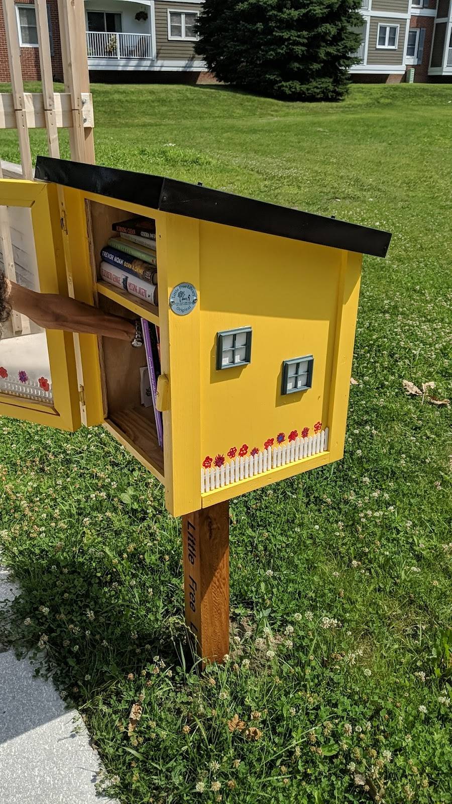 Edgerton Little Free Library | 1929 Edgerton St, St Paul, MN 55117, USA | Phone: (715) 690-2488