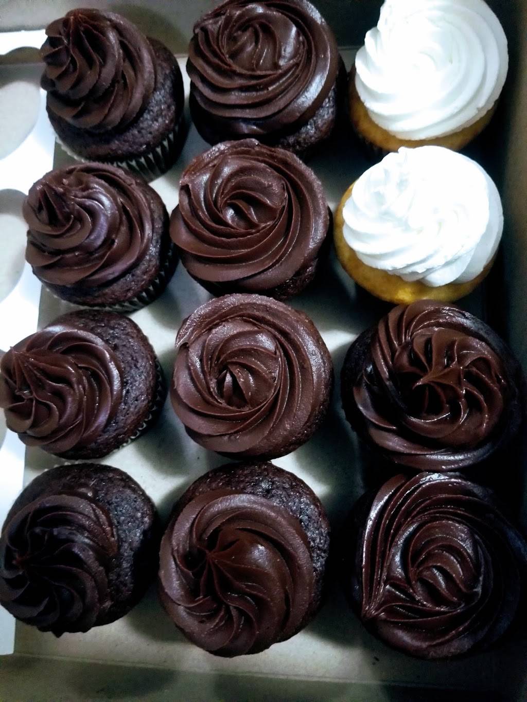 Color Me Cupcake | 1318 W 151st St, Compton, CA 90220, USA | Phone: (310) 756-3172 Color Me Cupcake | 1318 W 151st St, Compton, CA 90220, USA | Phone: (310) 756-3172