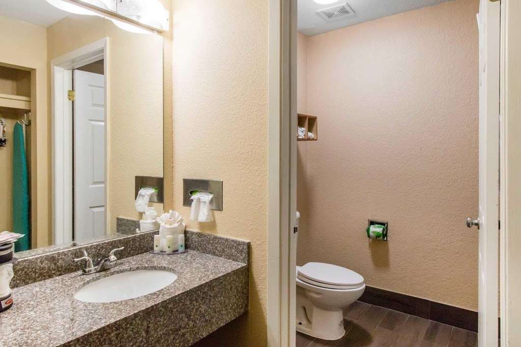 Quality Inn & Suites I-35 near AT&T Center | 3817 N PanAm Expy, San Antonio, TX 78219, USA | Phone: (210) 224-3030