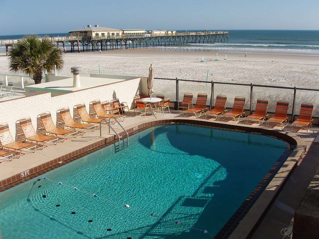 Royal Holiday Beach Motel | 3717 S Atlantic Ave, Daytona Beach Shores, FL 32118, USA | Phone: (386) 761-5984