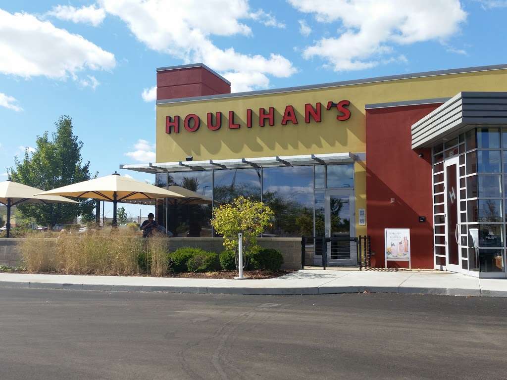 Houlihans | 1508 S Randall Rd, Algonquin, IL 60102, USA | Phone: (847) 658-4560