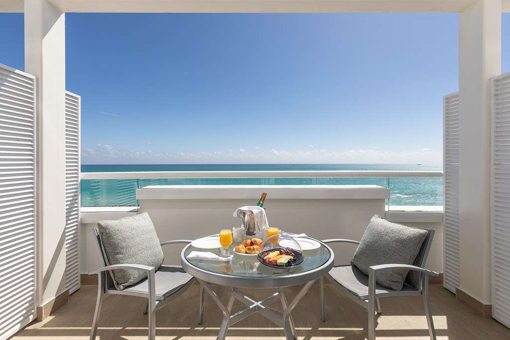 The Palms Hotel & Spa | 3025 Collins Ave, Miami Beach, FL 33140, USA | Phone: (305) 534-0505