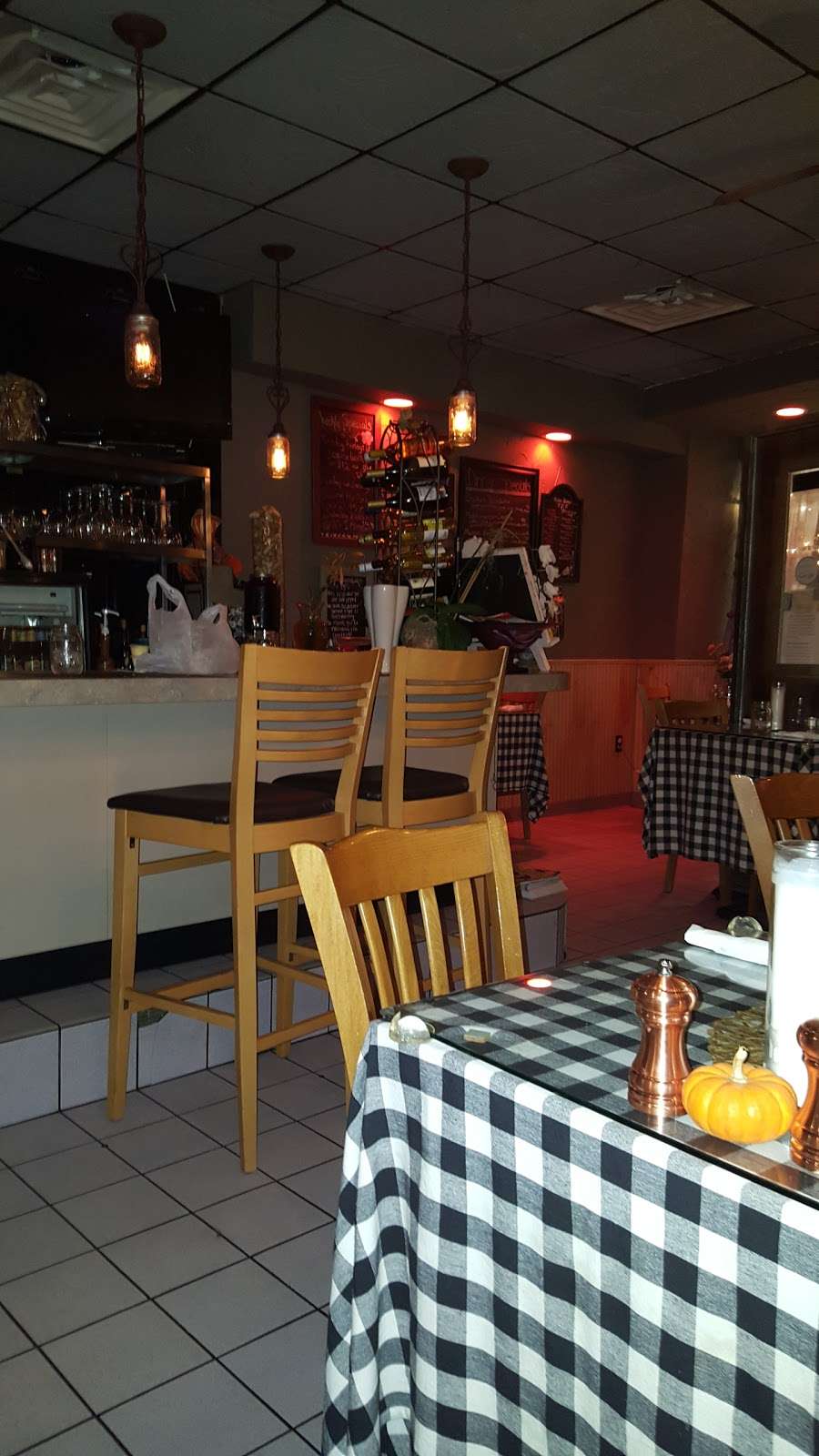 Grecian Corner Cafe | 88 Broadway, Greenlawn, NY 11740, USA | Phone: (631) 757-7202