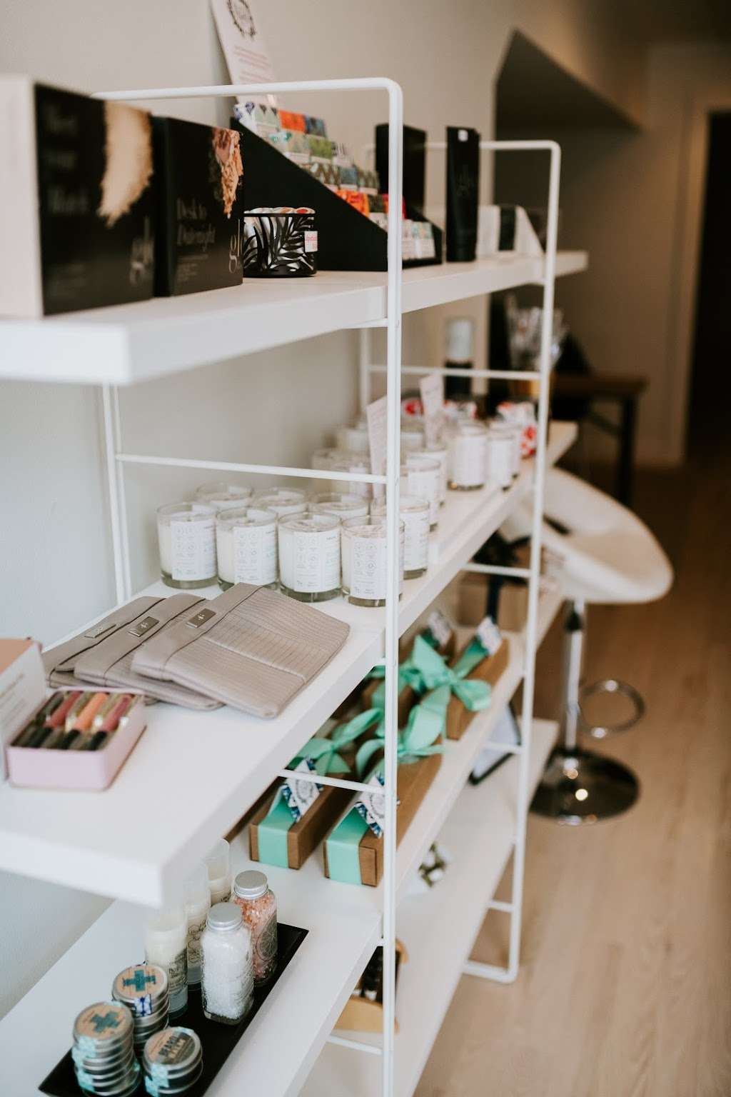 MAK Spa Three Oaks | 13 N Elm St, Three Oaks, MI 49128, USA | Phone: (269) 756-2400