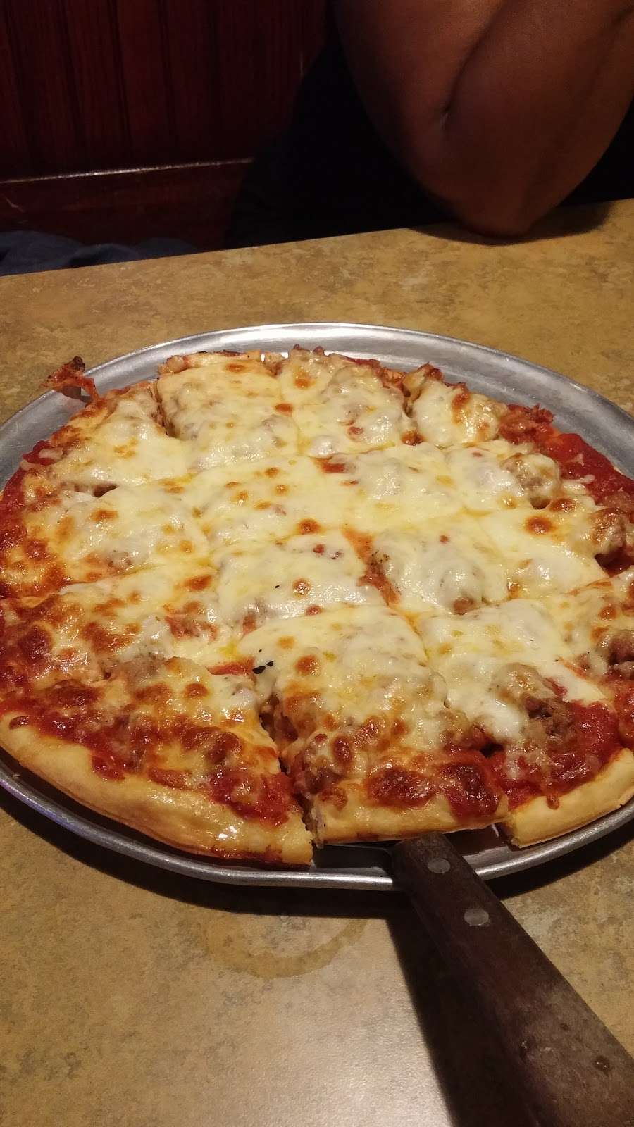 Beggars Pizza | 22149 Governors Hwy, Richton Park, IL 60471, USA | Phone: (708) 679-9990