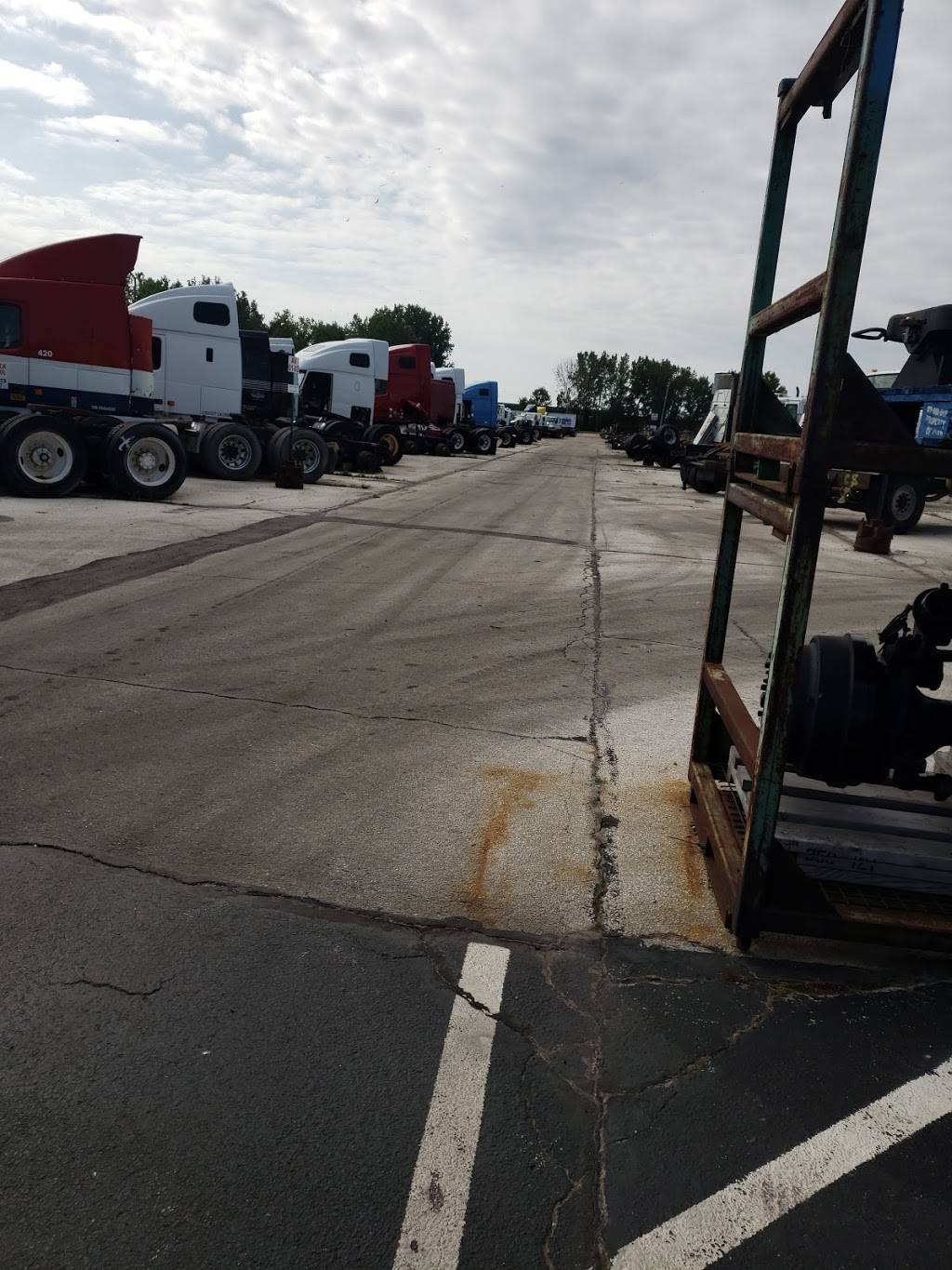LKQ Heavy Truck - Goodys - car repair  | Photo 10 of 14 | Address: 6180 Hagman Rd, Toledo, OH 43612, USA | Phone: (419) 476-2727