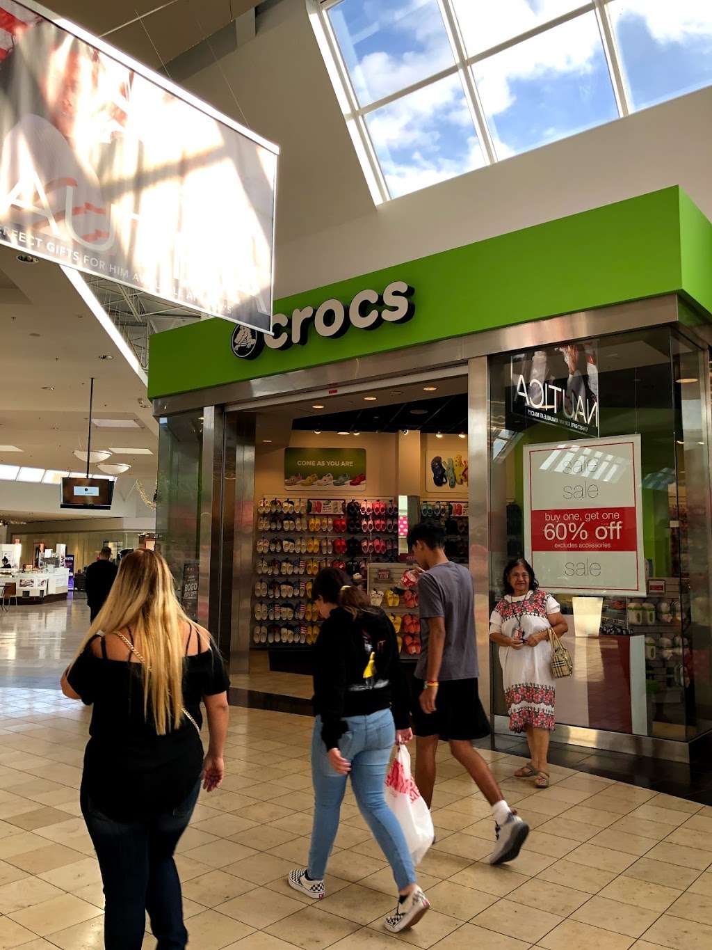 Crocs | 1455 NW 107th Ave, Miami, FL 33172, USA | Phone: (305) 470-1153