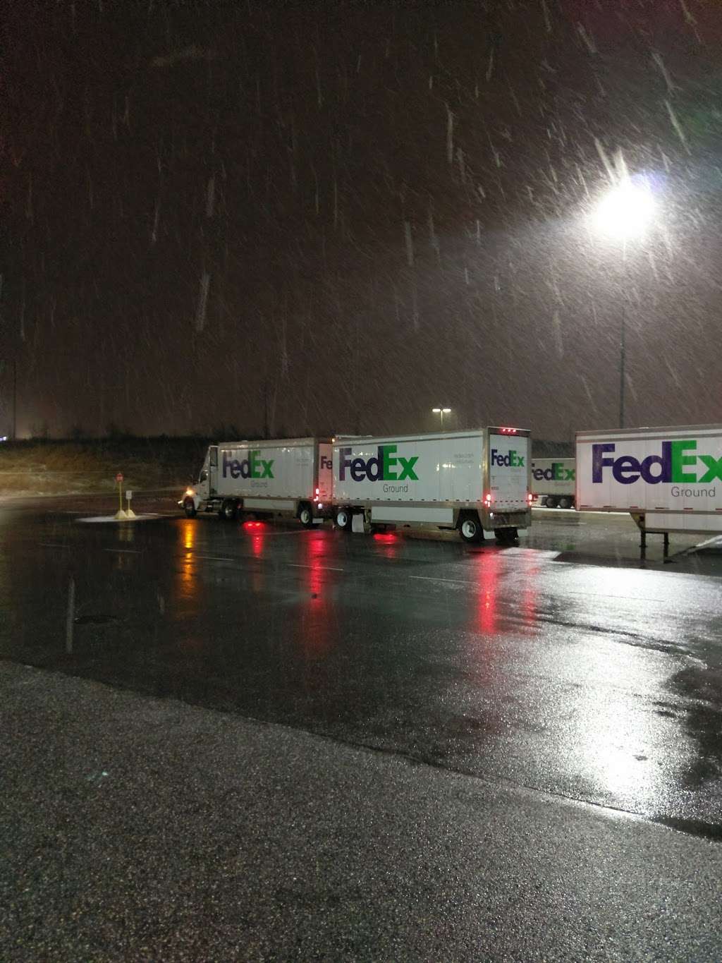 FedEx Ground | 11825 New Gate Blvd, Hagerstown, MD 21740, USA | Phone: (800) 463-3339