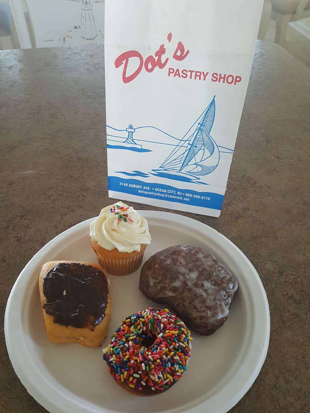 Dots Pastry Shop | 3148 Asbury Ave, Ocean City, NJ 08226, USA | Phone: (609) 399-0770