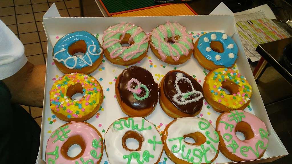 Dunkin Donuts | 4020 Winter Garden Vineland Rd, Winter Garden, FL 34787, USA | Phone: (407) 347-0685