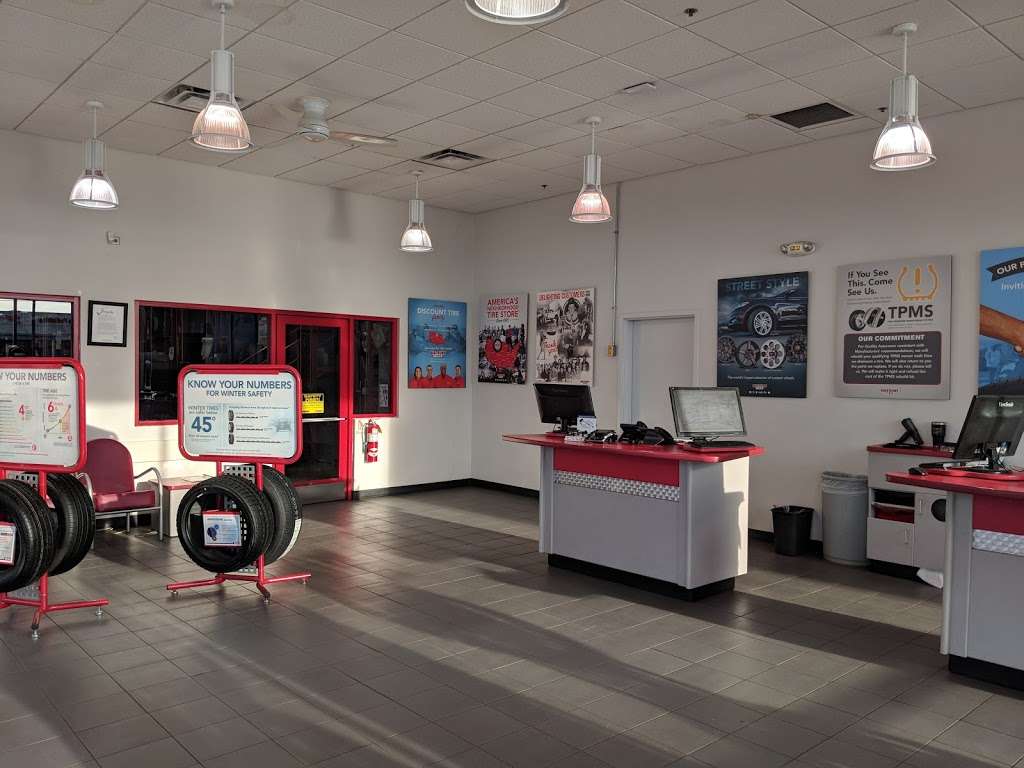 Discount Tire | 1145 Bloomingdale Rd, Glendale Heights, IL 60139, USA | Phone: (630) 784-8477