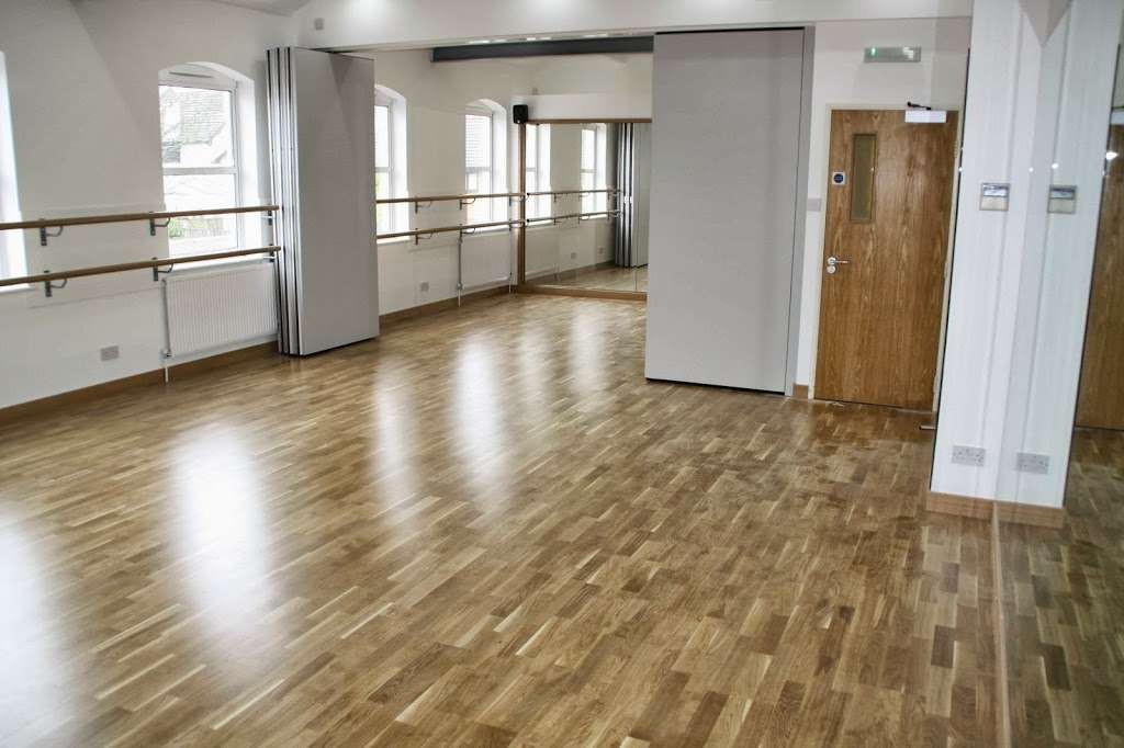 Chantry Studios | 20 Chantry Ln, Bromley BR2 9QL, UK | Phone: 07985 560879