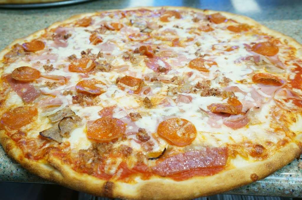 Vinos Pizza | 408 Germantown Pike, Lafayette Hill, PA 19444 | Phone: (610) 825-9174