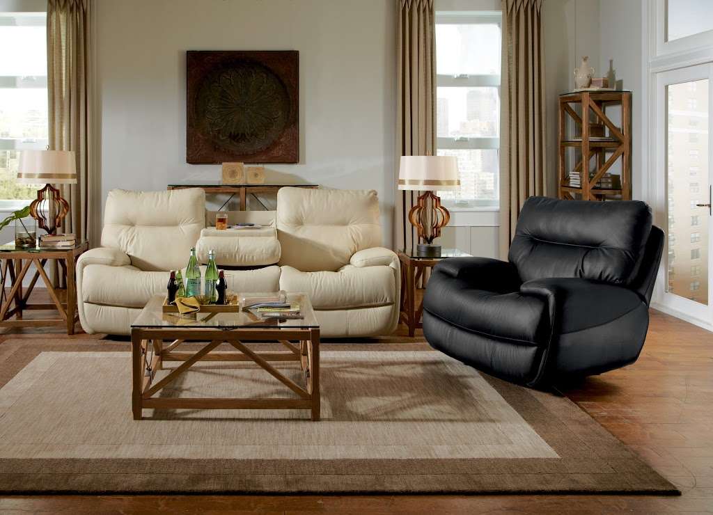 Woodleys Fine Furniture - Longmont | 1400 S Main St, Longmont, CO 80501, USA | Phone: (303) 651-1015