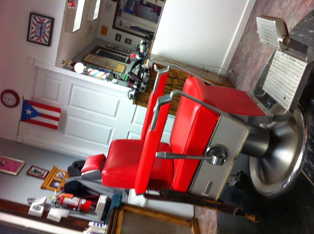 Robins Barber Shop | 234 W Chestnut Ave, Vineland, NJ 08360, USA | Phone: (856) 691-7766