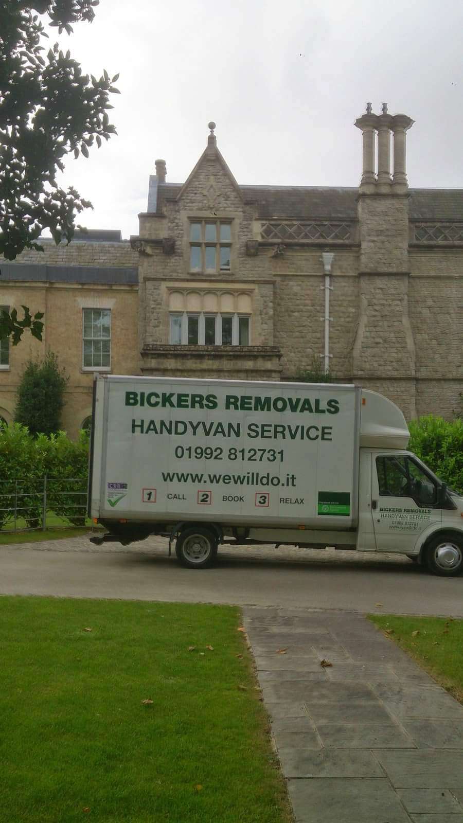 Bickers removals Man and a Van Hire | Ashdene/Theydon Pk Rd, Epping, Theydon Bois, Epping CM16 7LS, UK | Phone: 01992 812731