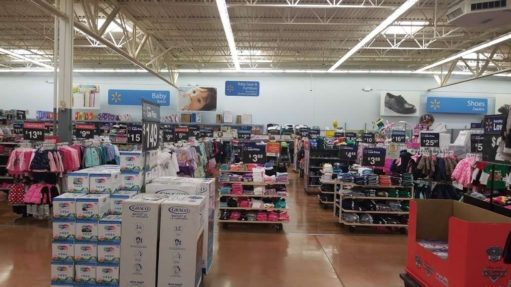 Walmart Supercenter | 2900 Kirk Rd, Aurora, IL 60502 | Phone: (630) 375-6207