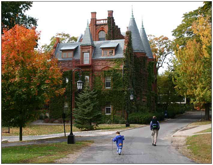 Wellesley College | 106 Central St, Wellesley, MA 02481, USA | Phone: (781) 283-1000