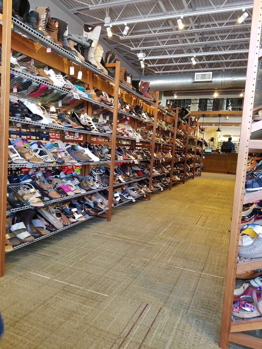 alec's shoe store