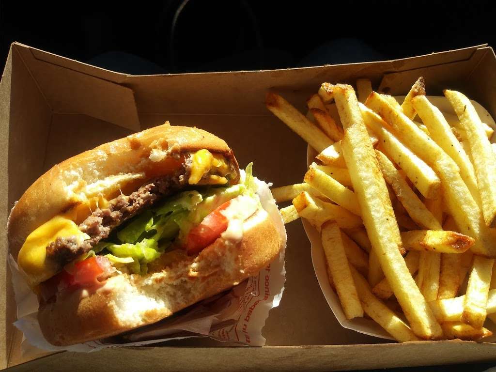 In-N-Out Burger | 740 N, I-35E, Lancaster, TX 75146, USA | Phone: (800) 786-1000