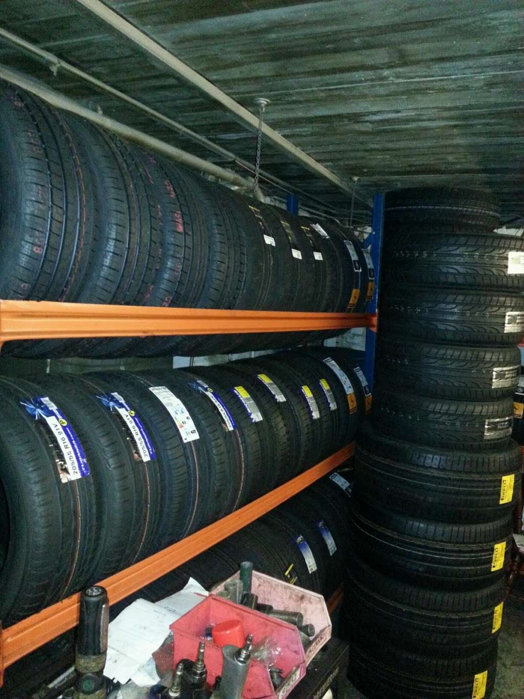 North Finchley Tyres | 944 High Rd, London N12 9RT, UK | Phone: 020 8445 2390