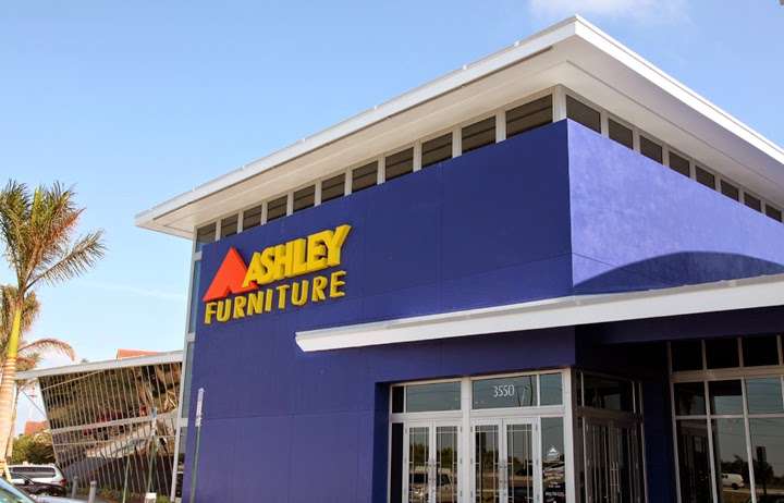 Ashley HomeStore | 3350 Airport Rd, Boca Raton, FL 33431 | Phone: (561) 750-5223