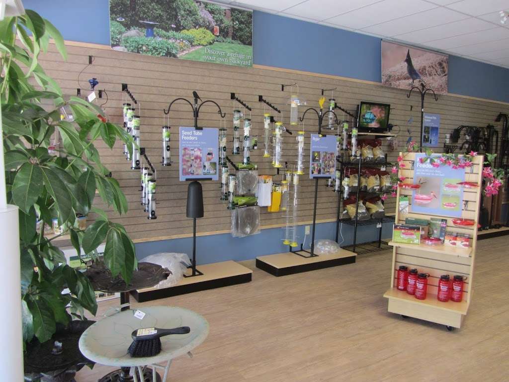 Wild Birds Unlimited | 720 N Moorpark Rd, Thousand Oaks, CA 91360 | Phone: (805) 379-3901