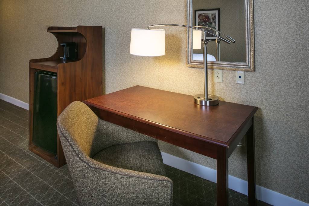 Hampton Inn & Suites Toledo-Perrysburg | 9753 Clark Dr, Rossford, OH 43460, USA | Phone: (419) 662-8800