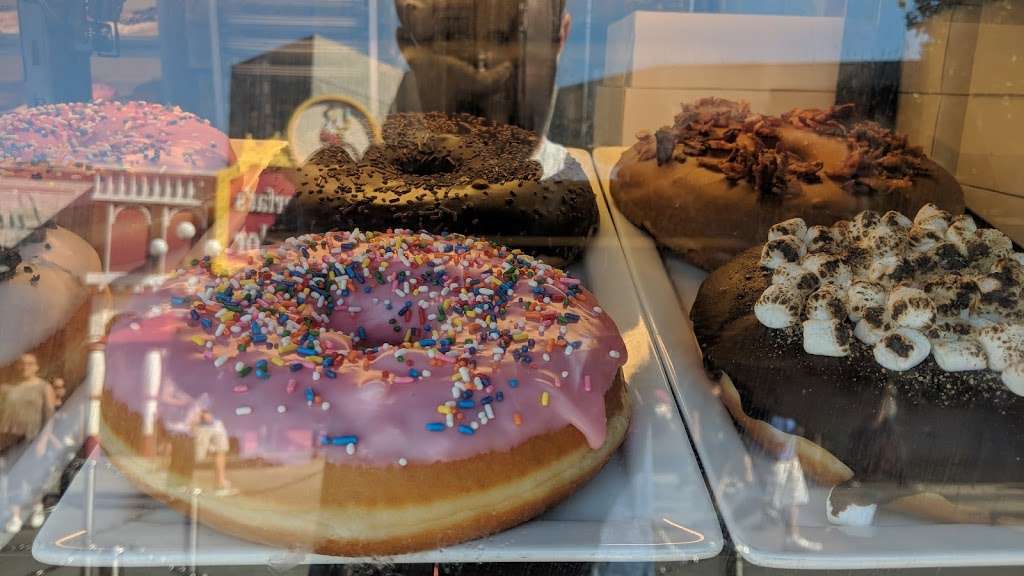 Lard Lad Donuts | 49 Production Plaza, North Hollywood, CA 91602, USA