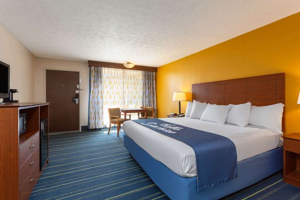 Days Inn by Wyndham Breezewood | 16407 Lincoln Hwy, Breezewood, PA 15533, USA | Phone: (814) 735-4352