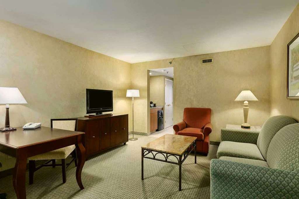 Embassy Suites by Hilton Philadelphia Valley Forge | 888 Chesterbrook Blvd, Wayne, PA 19087 | Phone: (610) 647-6700