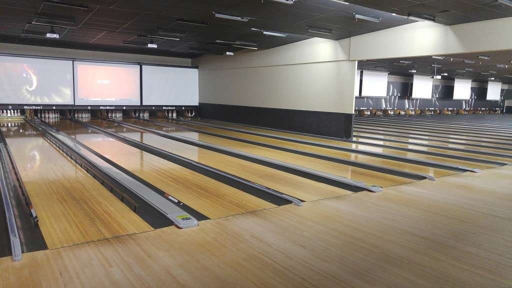 Max Bowl Humble | 2390 Wilson Rd, Humble, TX 77396, USA | Phone: (281) 540-2800