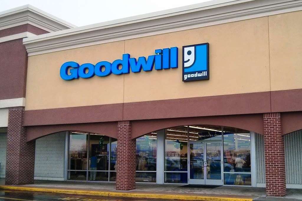 Goodwill Store & Donation Center | 1021 Wayne Ave, Chambersburg, PA 17201, USA | Phone: (717) 267-0488