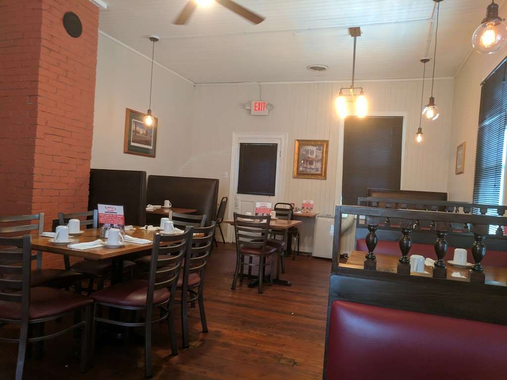 Lucys Cafe | 132 N Main St, North Prairie, WI 53153, USA | Phone: (262) 392-4084