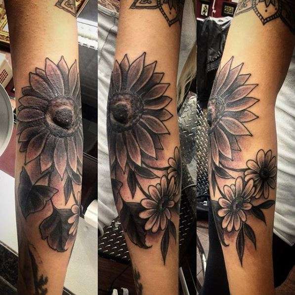 Tattooing by Steve Sims | 3448, 2319 Randall Rd, Carpentersville, IL 60110, USA | Phone: (847) 863-2295
