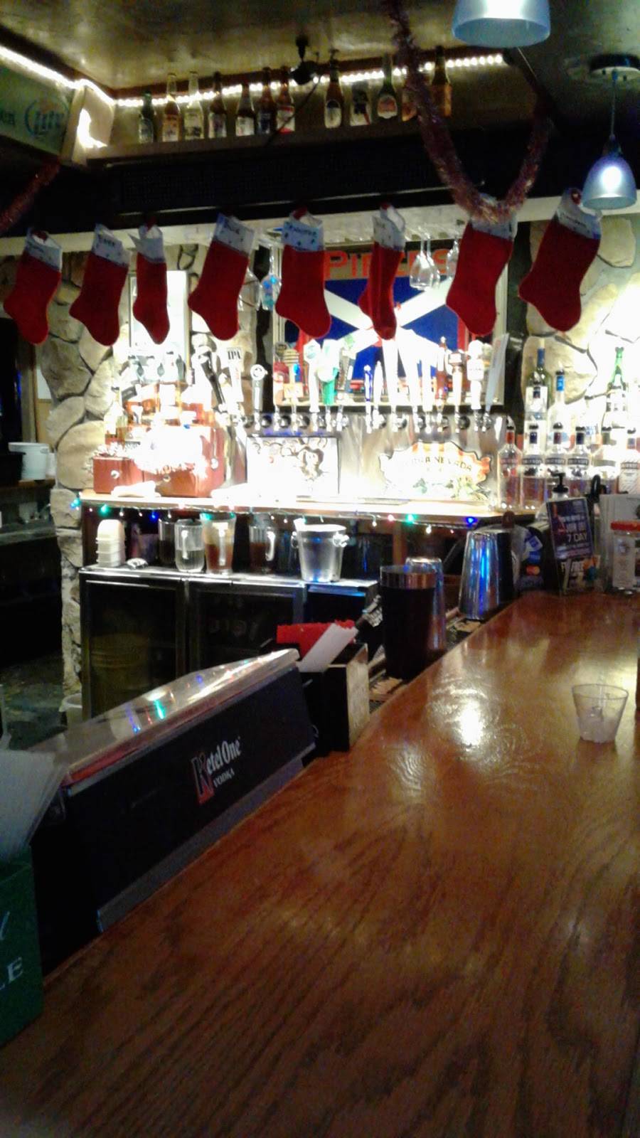 Pipers Sports Bar and Grill | 4544 Curry Ford Rd, Orlando, FL 32812, USA | Phone: (407) 277-2883