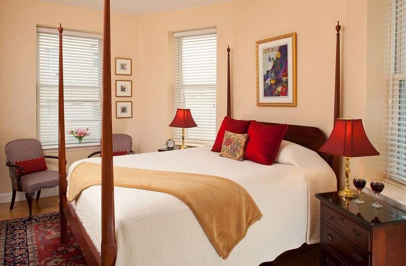 Woodley Park Guest House | 2647 Woodley Rd NW, Washington, DC 20008, USA | Phone: (202) 667-0218