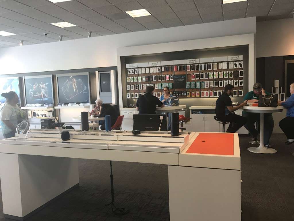 AT&T Store | 5708 Fairmont Pkwy, Pasadena, TX 77505 | Phone: (281) 998-1200