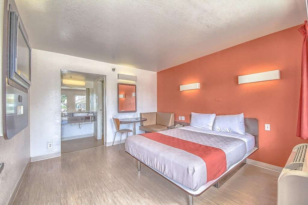 Motel 6 San Antonio - Fiesta | 16500 I-10, San Antonio, TX 78257, USA | Phone: (210) 697-0731