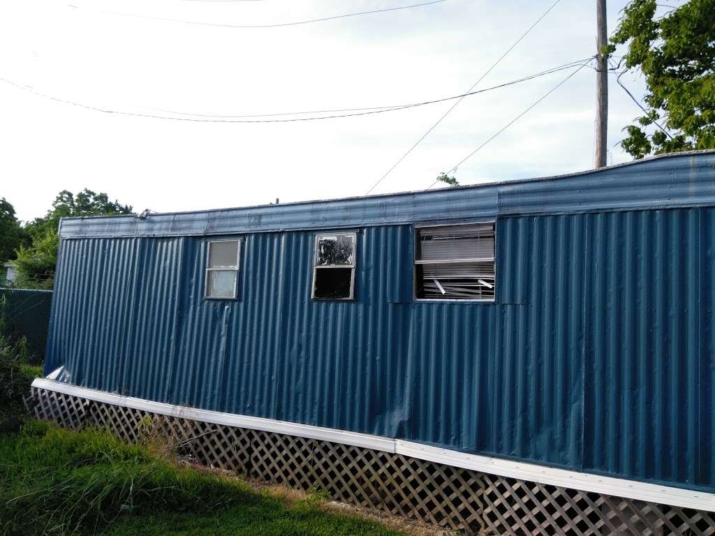 Trinity Pecan Villa Mobile Home Park | 2040 Sens Rd, La Porte, TX 77571 | Phone: (281) 471-5895