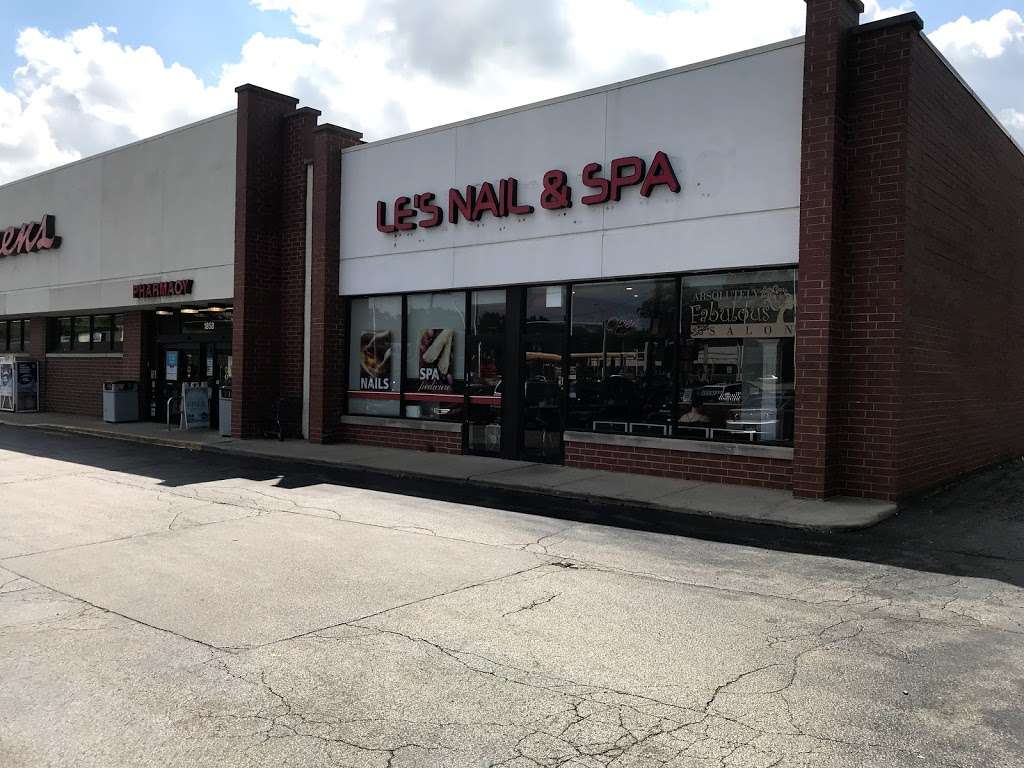 Les Nail and Spa | 1580 S River Rd, Des Plaines, IL 60018, USA | Phone: (847) 635-9994