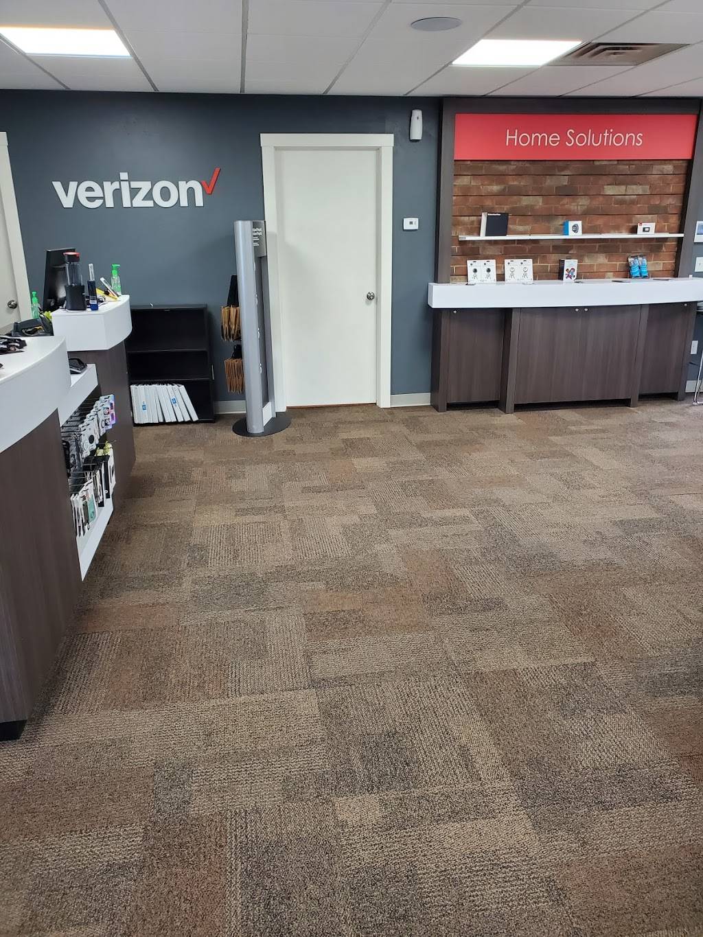 Verizon Wireless\Select Communications | 116 Braun Rd, Oregon, WI 53575 | Phone: (608) 291-0248