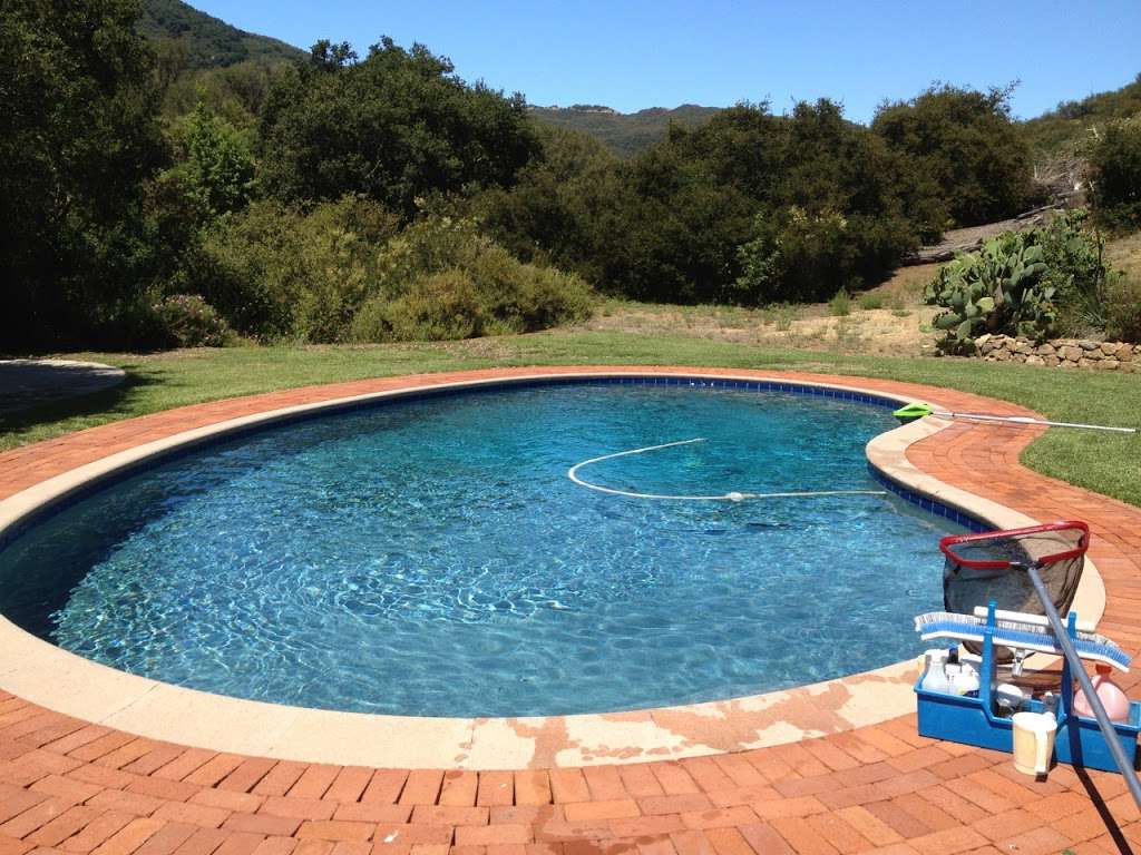 Calabasas Pool Service | 5500 Tanoak Ln, Oak Park, CA 91377, USA | Phone: (818) 276-6582