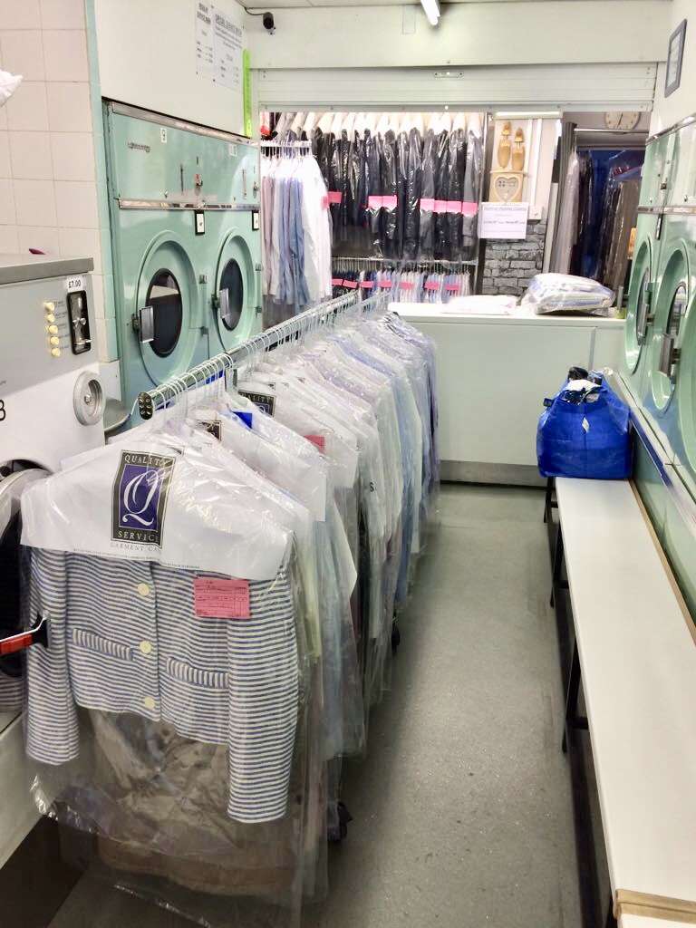 Heck Of A Wash | 109 High Rd, London N2 8AG, UK | Phone: 020 8883 0294