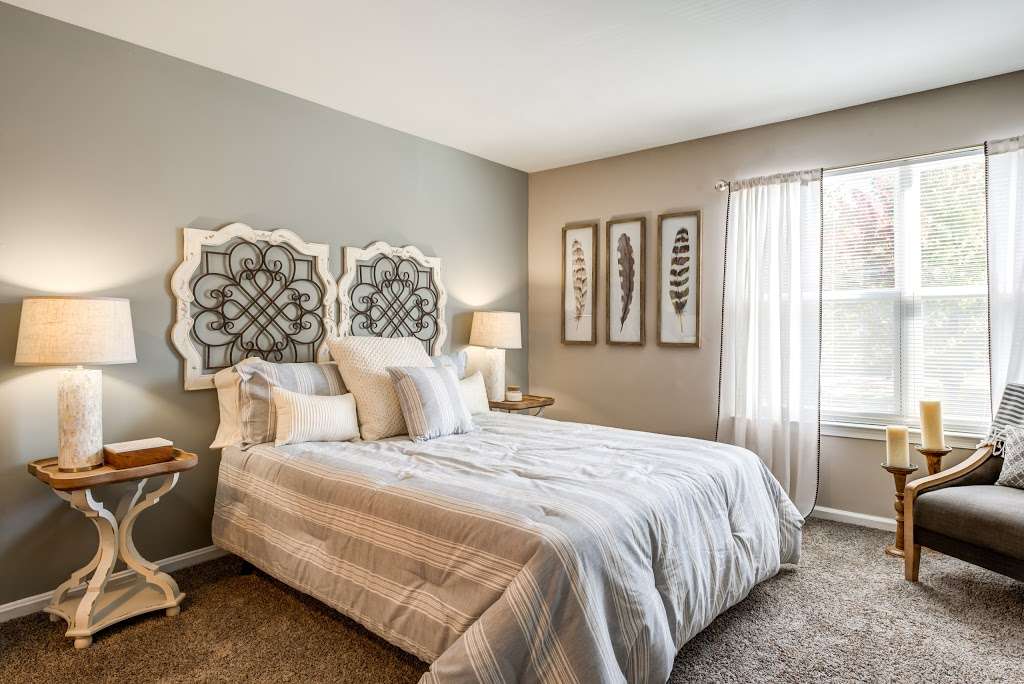 The Crossings at White Marsh Apartments | 1 Lincoln Woods Way, Perry Hall, MD 21128 | Phone: (410) 931-0600