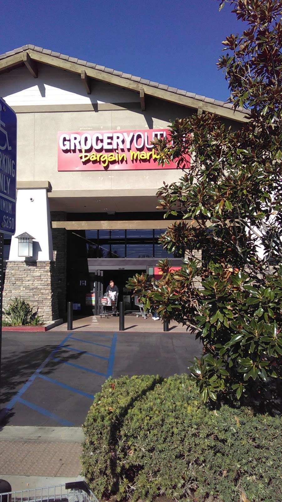 Grocery Outlet Bargain Market | 22475 El Toro Rd, Lake Forest, CA 92630, USA | Phone: (949) 900-8140