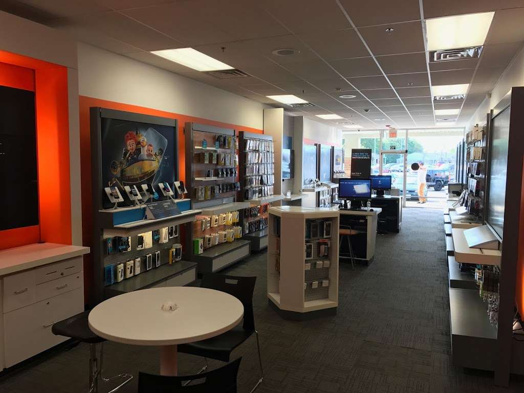 AT&T Store | 600 S St W Suite 9, Raynham, MA 02767, USA | Phone: (508) 828-6275