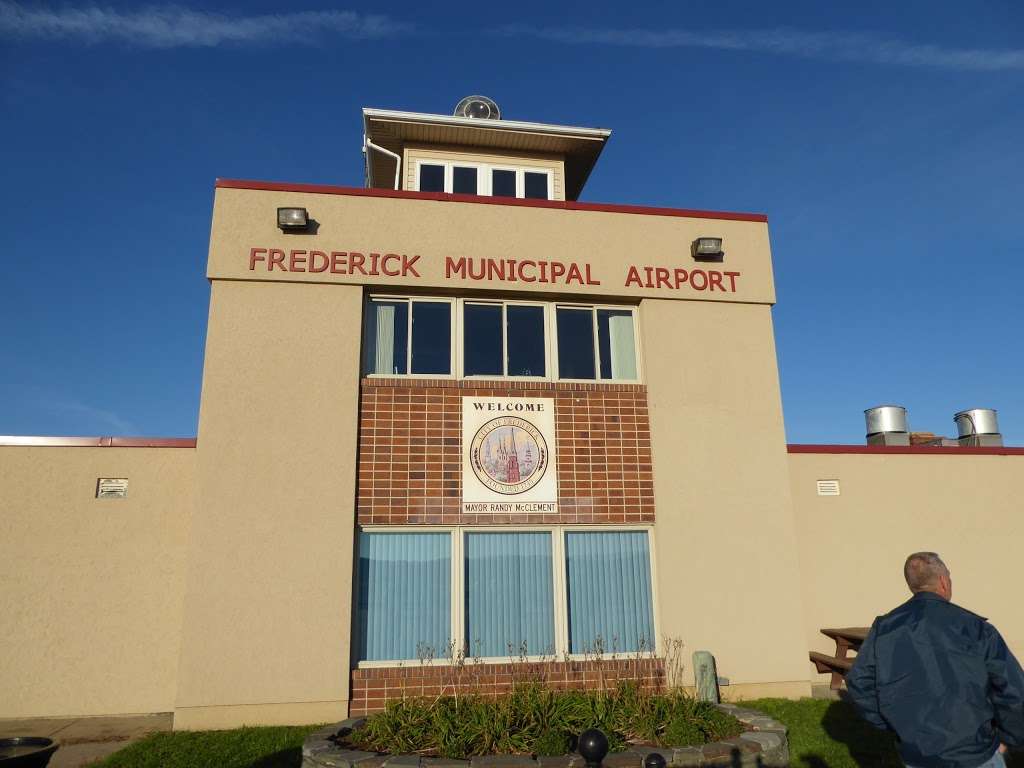 Frederick Municipal Airport | 310 Aviation Way, Frederick, MD 21701, USA | Phone: (301) 600-2201